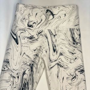 Balance Collection | Marble Leggings size Medium